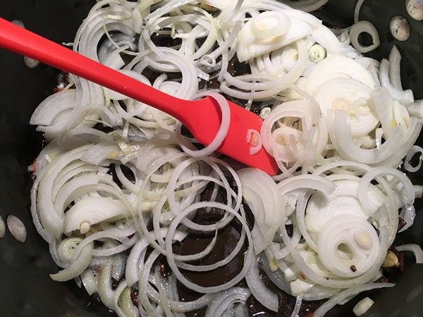 Onions for lamb shanks