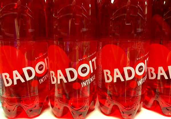 Bottles Badoit with intense bubbles